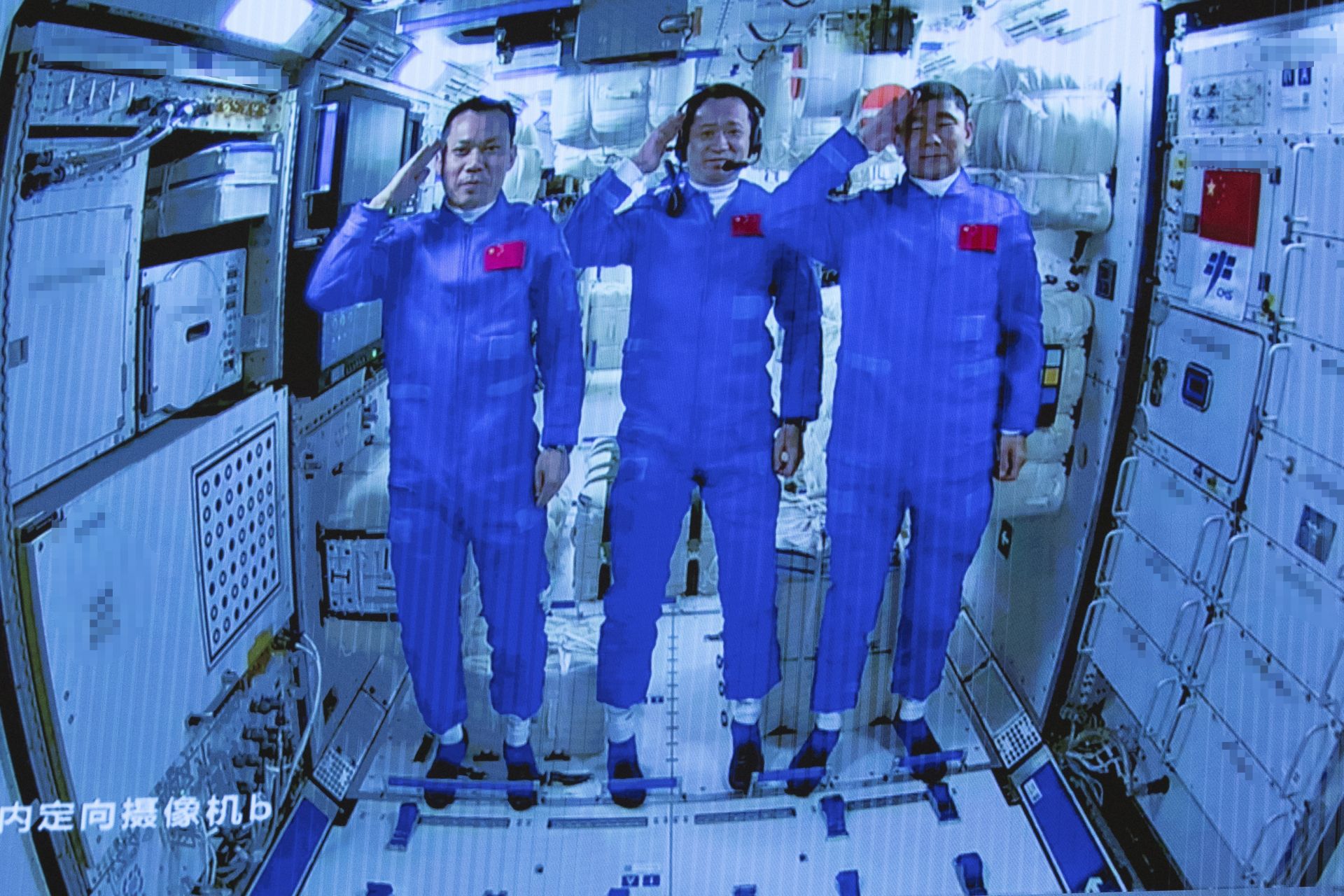 Тайконавтите на борда на Китайската космическа станция