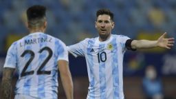 Лео Меси подчини Еквадор, а дузпи изхвърлиха уругвайците
