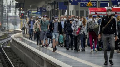 Представители на управляващите партии в Германия се присъединиха към призивите