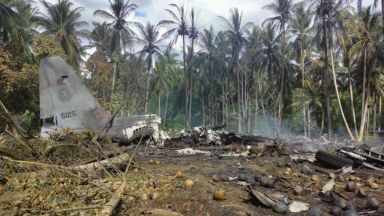 45 са жертвите при катастрофата с филипинския военен самолет 