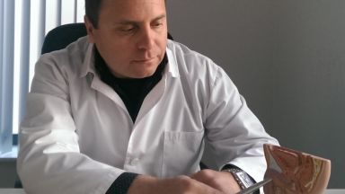 Д р Калчев практикувате основно лазерна урология Кои са предимствата й