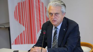 Искам да поздравя всички служители на МВР с професионалния им