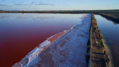 Екосистемата и солеността на Атанасовското езеро в Бургас са застрашени
