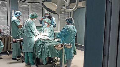 Лекари от столичната Университетска болница Света Анна спасиха матката на