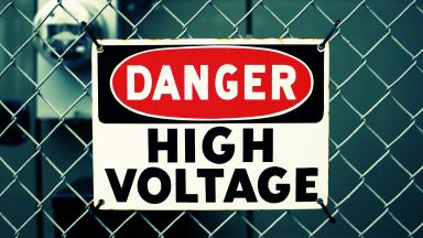 Служител на Енерго Про загина при авариен ремонт на трафопост в