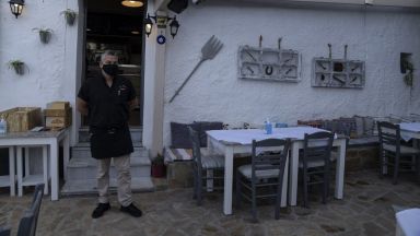 Глобиха с 50 000 евро гъркиня заради парти въпреки ограниченията в Солун