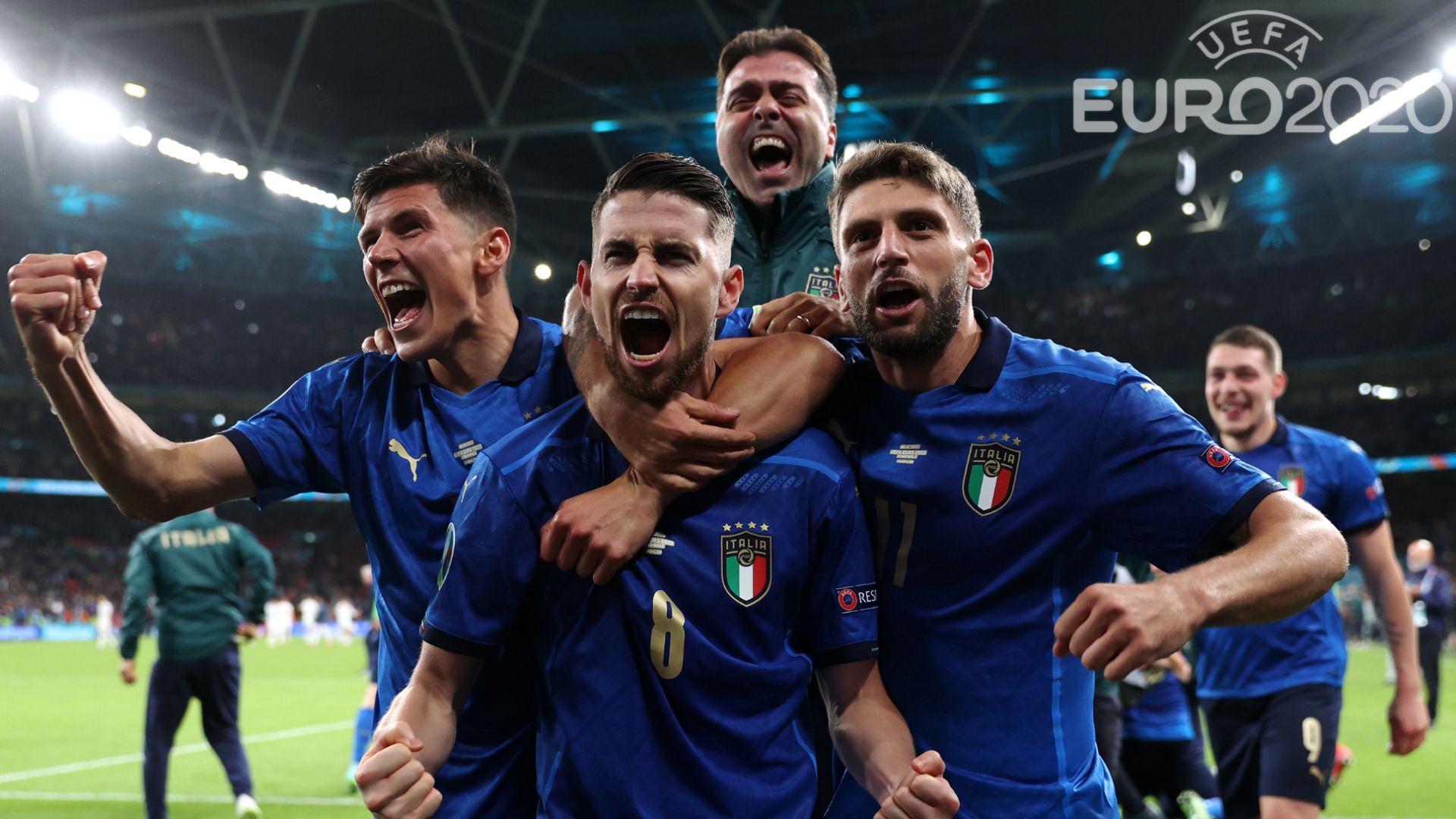 Дузпи разплакаха Испания и пратиха Италия на големия финал!