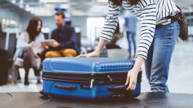 Системата LockStars за самообслужване за оставен багаж е произведена в