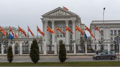 Опозиционната ВМРО ДПМНЕ и коалицията За обновление на Македония внесоха днес