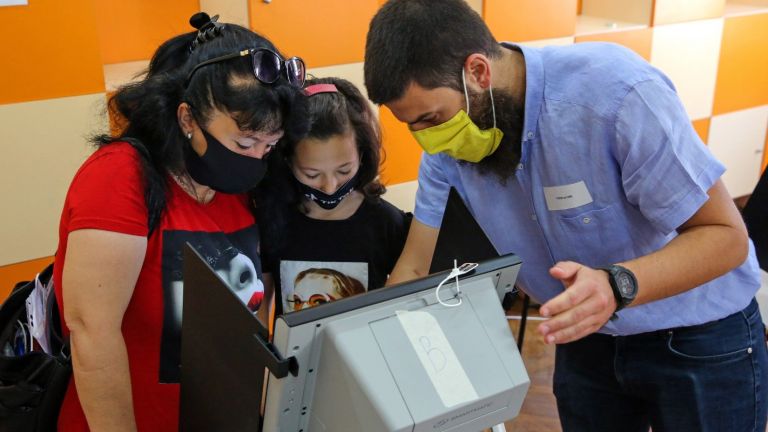 Към 05.30 часа на 12 юли Централната избирателна комисия (ЦИК)