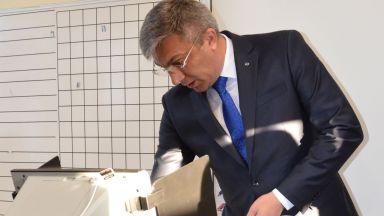 Гласувах за възстановяване на държавността за рестарта на държавата каза