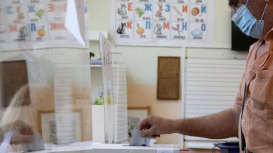 С не повече от 10 минути е закъснял изборният ден