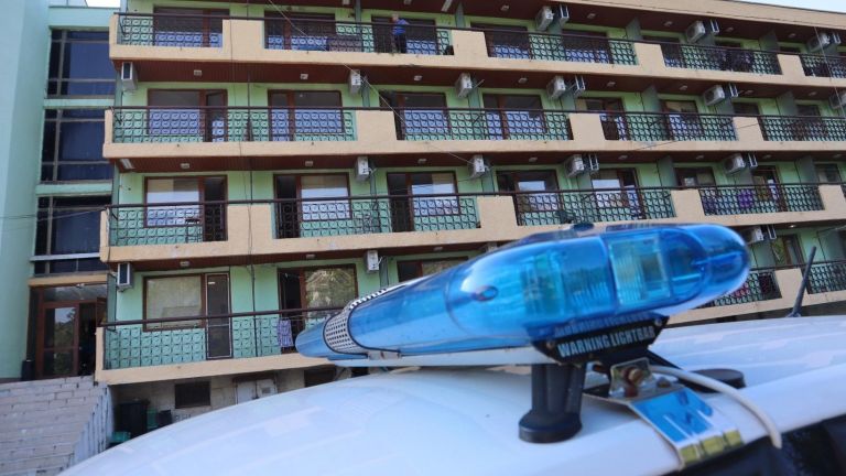 Четирима са вече починалите след пожара в дома за възрастни