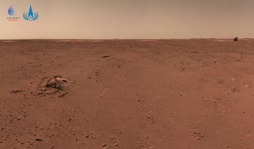 Снимка на китайския марсоход от Червената планета