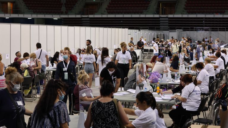 Обработката на протоколи в Арена Армеец върви много бързо. По