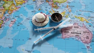 Стотици демонстранти се събраха на площад Трокадеро в Париж за