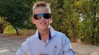  11-годишно момче откри чанта с 8000 лв. и я върна на притежателя 