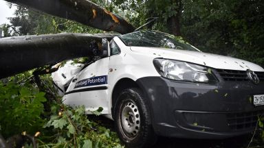 Рекордни порои и гръмотевична буря удариха Швейцария особено пострада Цюрих