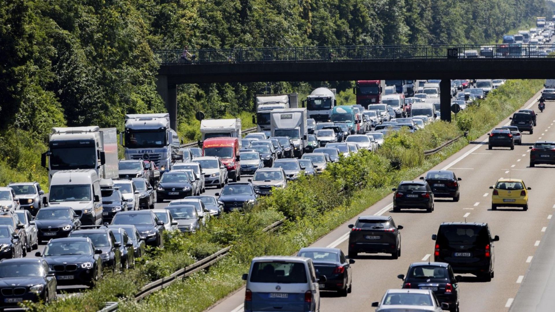 Автопроизводителите в ЕС: Платените СО2 емисии да подпомагат, а не да пречат на зеления преход