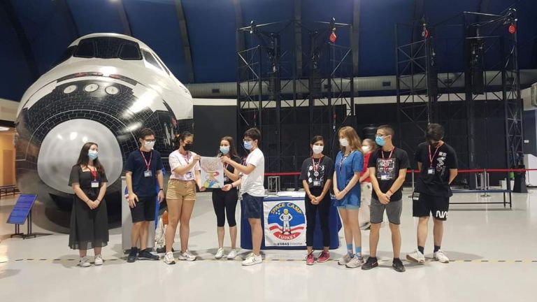 Български ученици спечелиха отличия в обучителен лагер по модел на НАСА