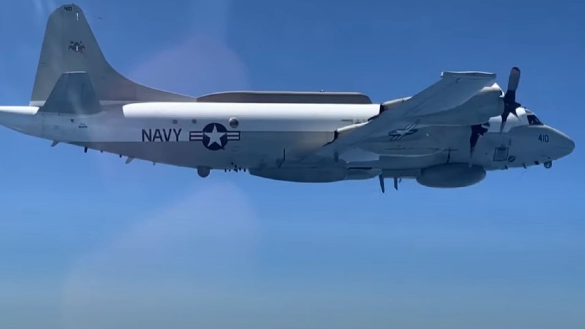 Напрежението в небето над Черно море продължава: Москва вдигна Су-30 заради US самолет