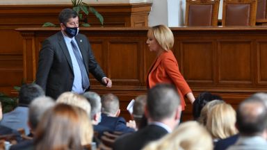 Председателят на Сдружение Достойнство отговорност морал Иван Сотиров е бивш депутат