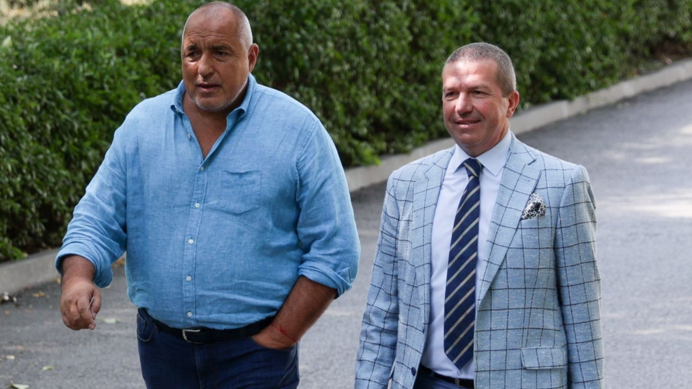 Адвокат Менков: Вероятността Борисов да бъде обвинен за "Барселонагейт" е нулева