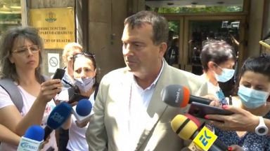 Конкретният повод за отстраняването на директора на Пирогов проф Асен