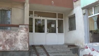 Служителка в Българската академия на науките напада и души млади