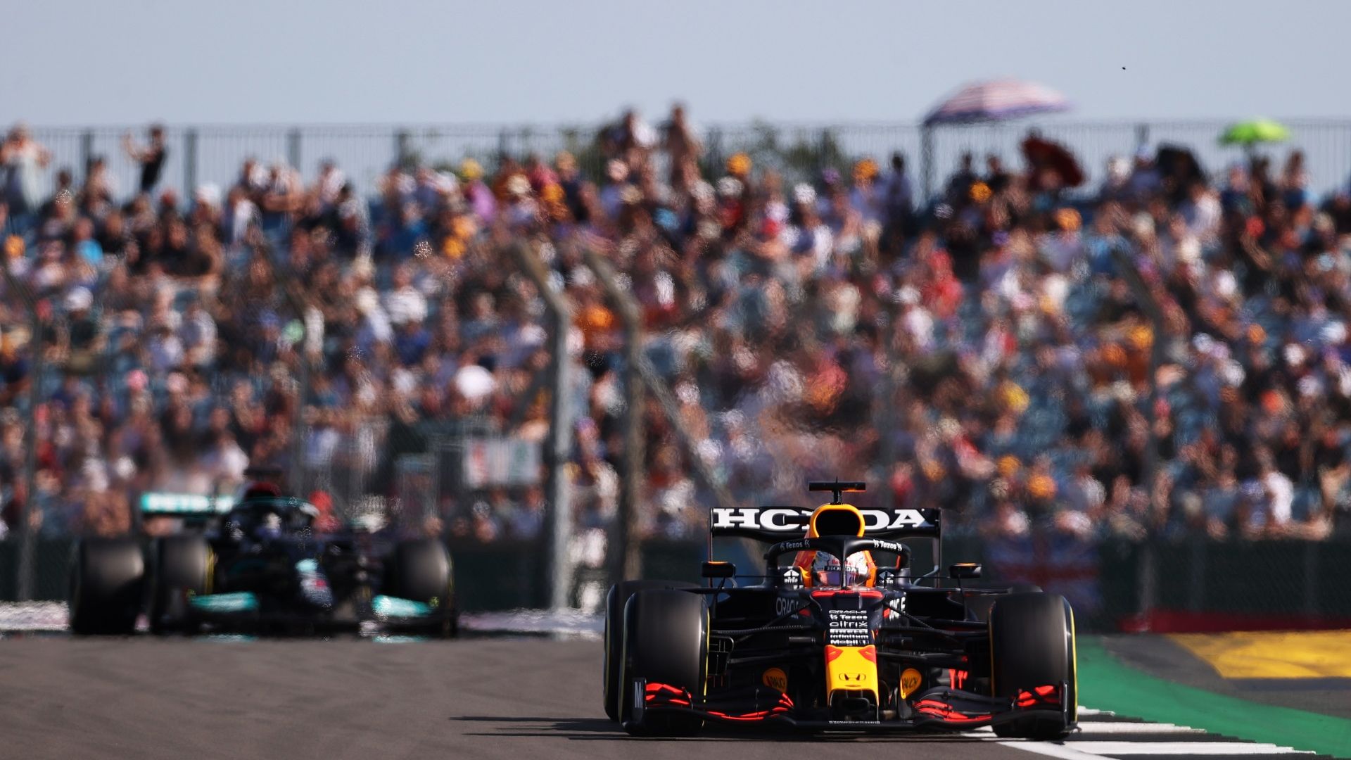 Формула 1 обмисля спринтове в една трета от състезанията догодина