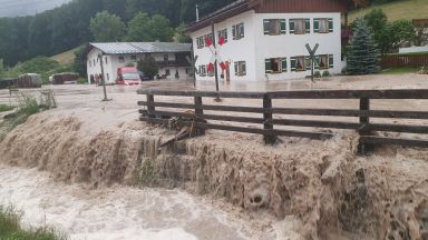 Жертвите на опустошителните наводнения в Германия достигнаха 156 съобщи тази