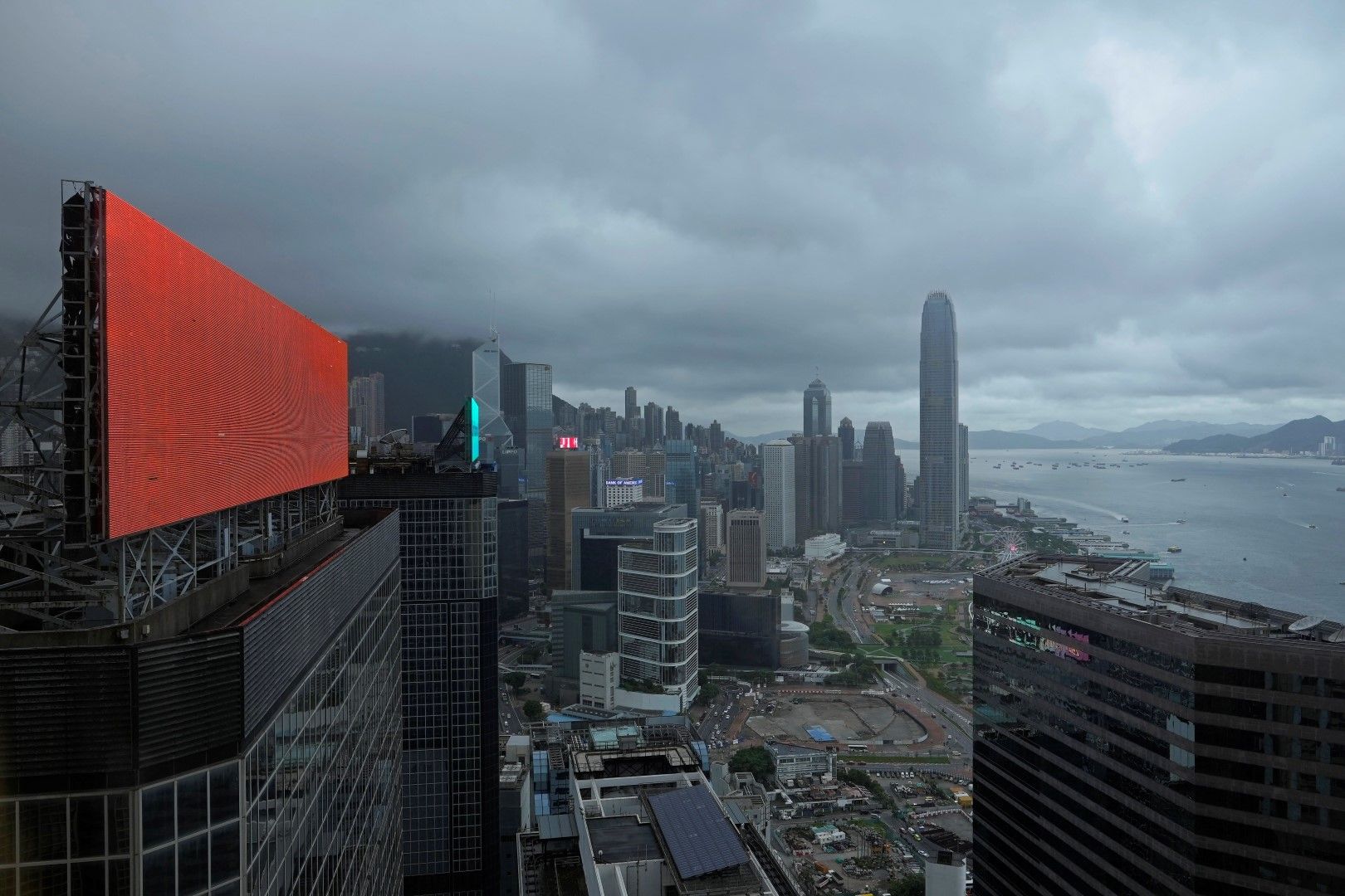 Много компании се замислят дали да не се изнесат от Хонконг