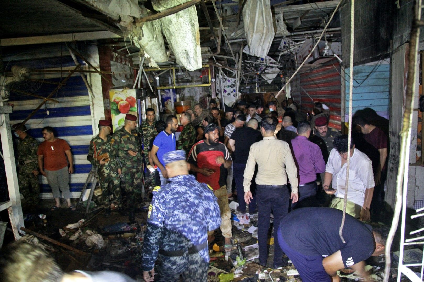 При атентата в Багдад са загинали поне 30 души, 60 са ранени, нанесени са значителни материални щети