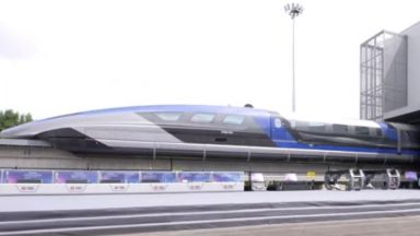 Най-бързият влак в света: китайски, който развива скорост от 600 км в час (видео)