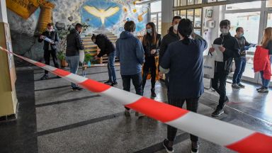 За първи път през следващата учебна година всички дванадесетокласници които