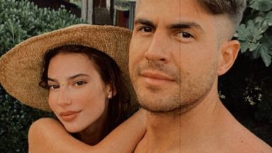 Лятото отведе Иво Аръков и половинката му в слънчева Гърция