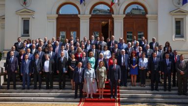 Първият ден на 46 ото Народно събрание премина с дебати в