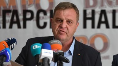 Христо Иванов да бъде така добър да замълчи за Македония