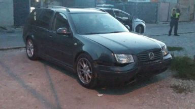 10 годишно дете е подкарало кола и се е блъснало в