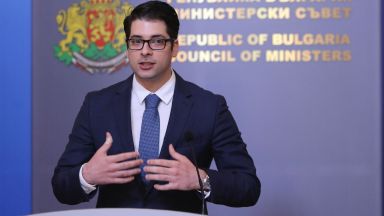 Към днешна дата не са водени разговори Атанас Пеканов да