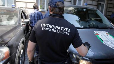 Служители на Агенцията за държавна финансова инспекция АДФИ са влезли