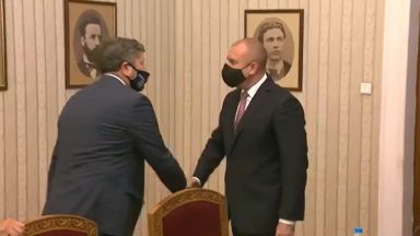 Консултациите с парламентарно представените партии и коалиции при президента Румен