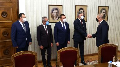 Днес тече вторият тур от консултации преди връчването на втория