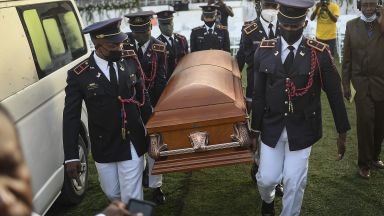 Убитият президент на Хаити Жовенел Моиз беше погребан днес