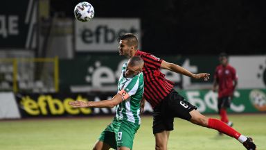 Камбуров изстреля Берое към победен старт и е само на гол от Жеков
