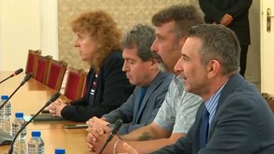 След като по рано днес разговаря с представители на Изправи се