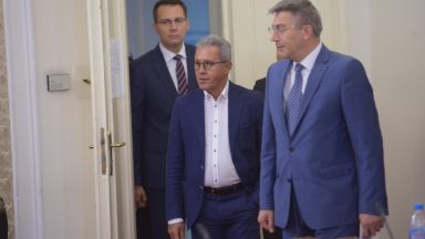 Като зрители на процеса по избор на кабинет това което