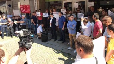 64 мата членове на Националния съвет на БСП които поискаха присъствено