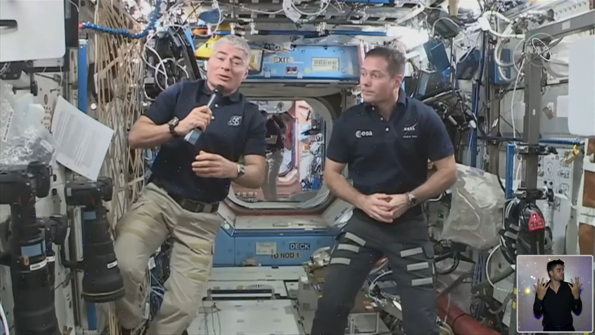 Астронавтите споделиха, че не палят свещички на своите рожденни дни в Космоса