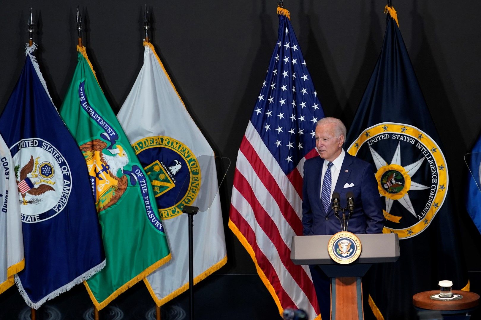 Президентът Джо Байдън говори пред ръководството на националното разузнаване на САЩ